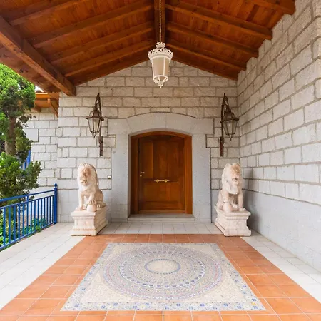 Mansion Con Jacuzzi A 40 Grados, Gran Piscina Y Padel El Tiemblo