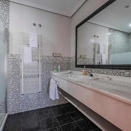 Mansion Con Jacuzzi A 40 Grados, Gran Piscina Y Padel * El Tiemblo