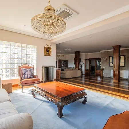 Mansion Con Jacuzzi A 40 Grados, Gran Piscina Y Padel Villa El Tiemblo