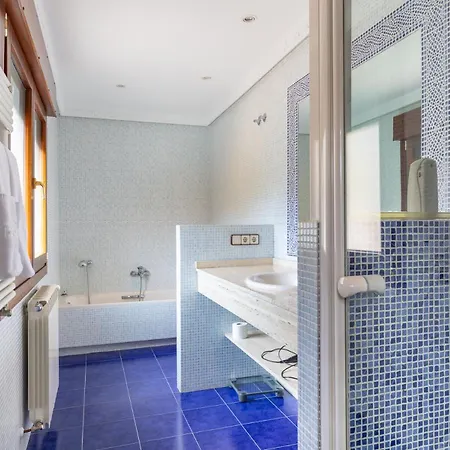 Mansion Con Jacuzzi A 40 Grados, Gran Piscina Y Padel Villa *