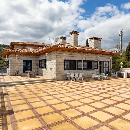 Mansion Con Jacuzzi A 40 Grados, Gran Piscina Y Padel El Tiemblo