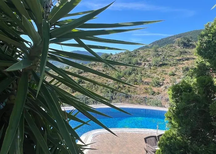 Mansión Con Jacuzzi A 40 Grados, Gran Piscina Y Pádel El Tiemblo