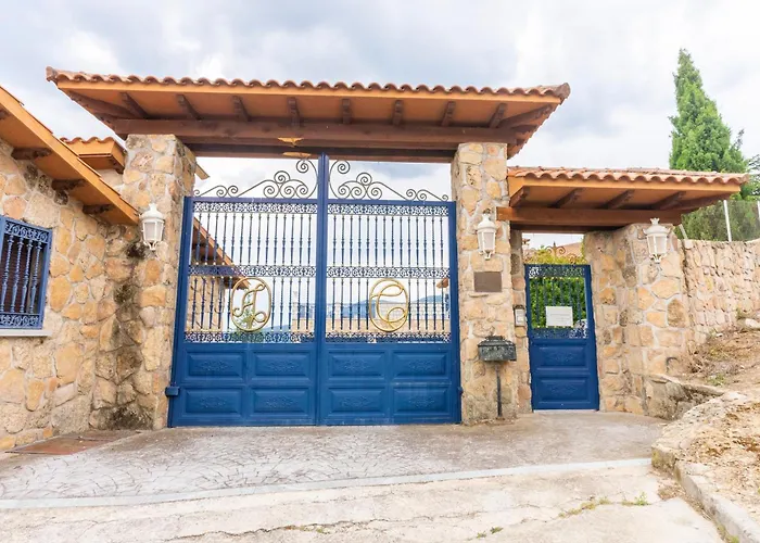 Villa Mansión Con Jacuzzi A 40 Grados, Gran Piscina Y Pádel El Tiemblo